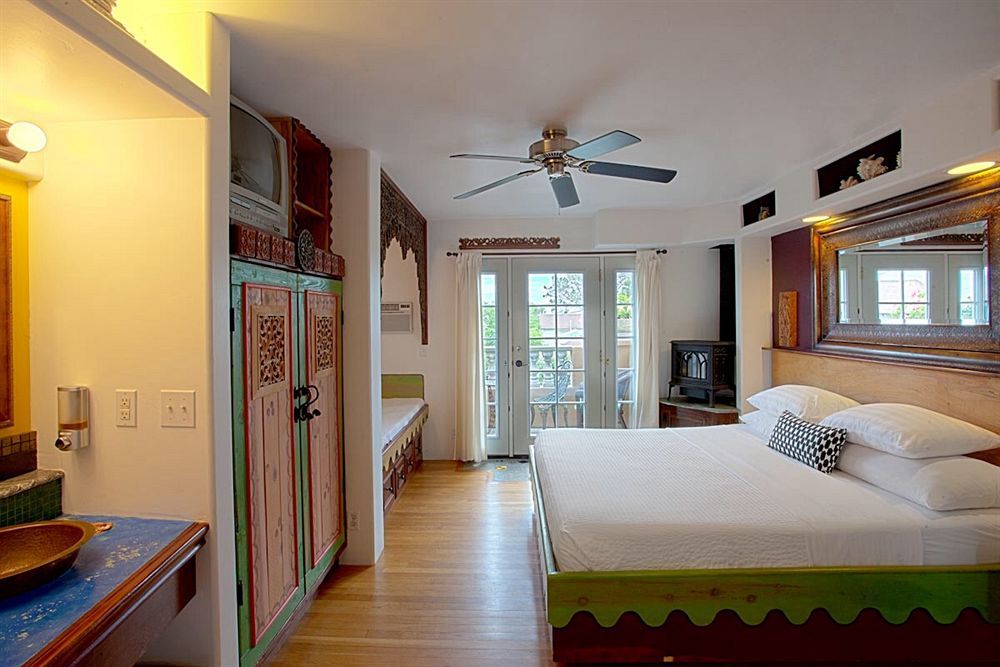 Secret Garden Inn 3*